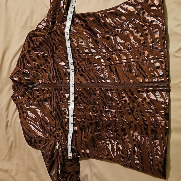 Birch Hill Faux Leather Animal Print Jacket Size: Medium NWT - Picture 12 of 14
